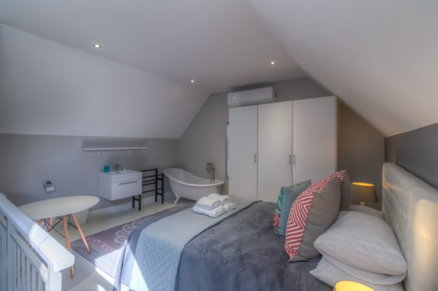 To Let 2 Bedroom Property for Rent in Paardevlei Western Cape